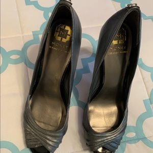 Beautiful Allegan heels 👠 shoes.